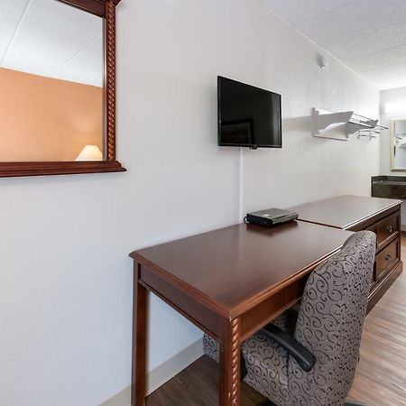 Americas Best Value Inn Columbus Bagian luar foto