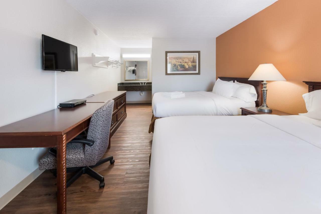 Americas Best Value Inn Columbus Bagian luar foto
