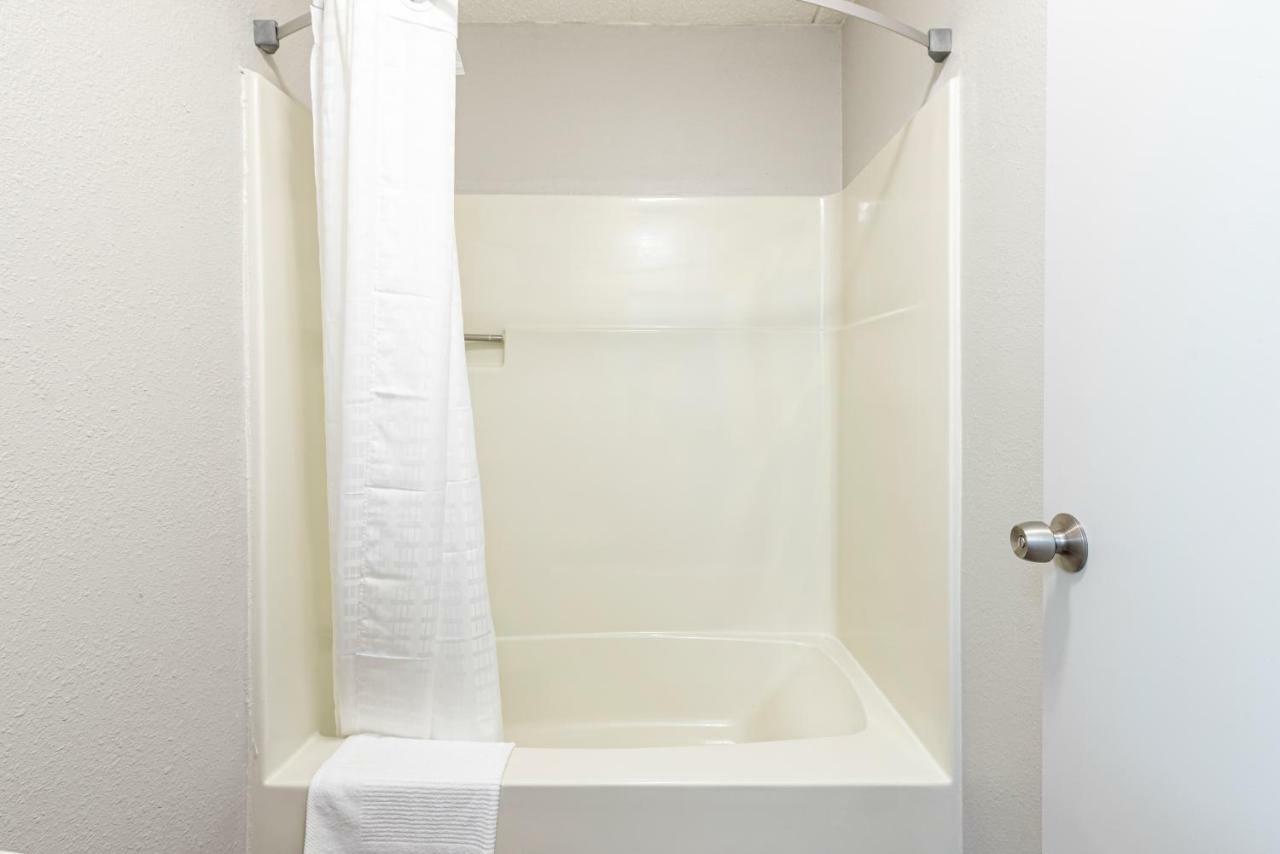 Americas Best Value Inn Columbus Bagian luar foto